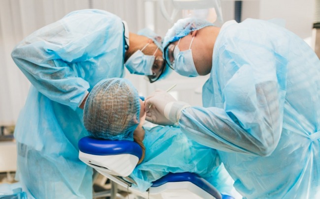 Стоматологічна клініка DENTISTMAN на вул. Волинська