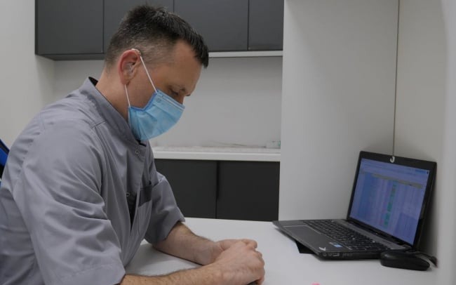 ВАШ СЛУХ НАША ТУРБОТА, медичний центр на Дніпровській набережній