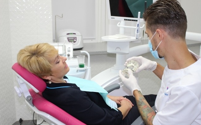 Джорно Дентале (Giorno Dentale) на Театральній