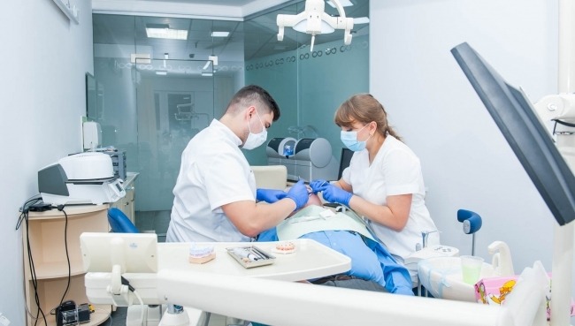 Стоматологічна клініка BurovClinic («БуровКлінік»)