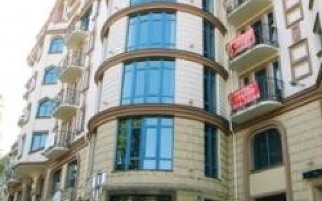 Оксфорд Медікал на вул. Караванського